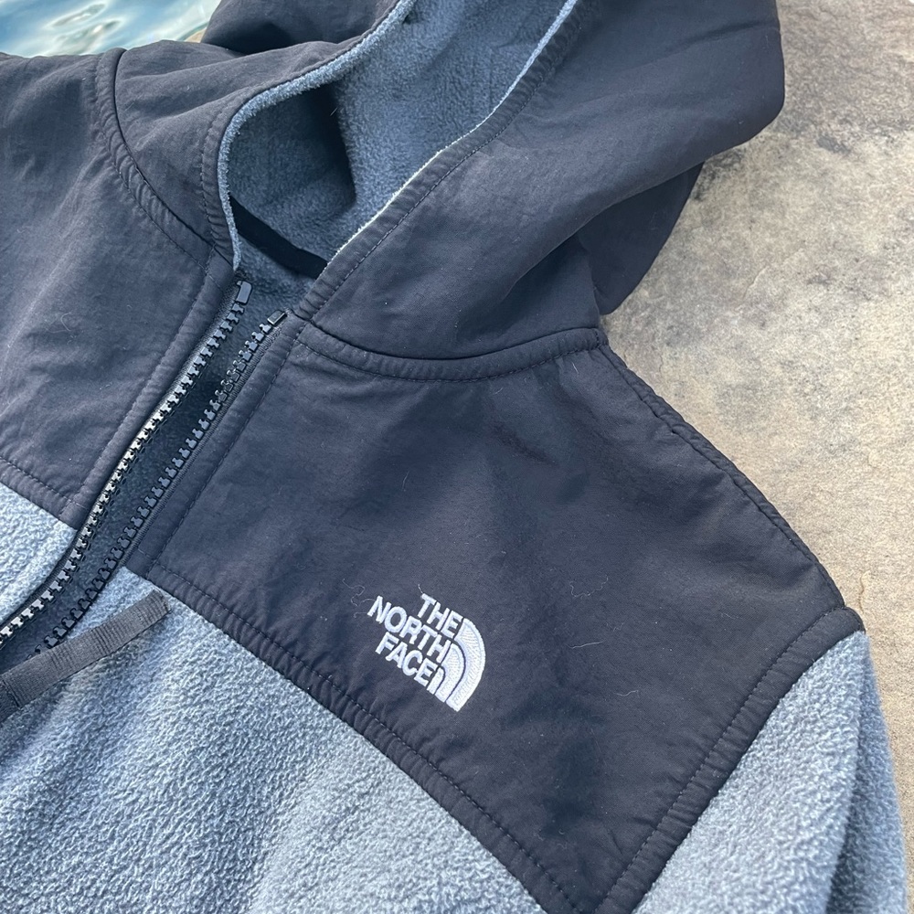 The North Face Boys Size Medium M Jacket Black and Gray